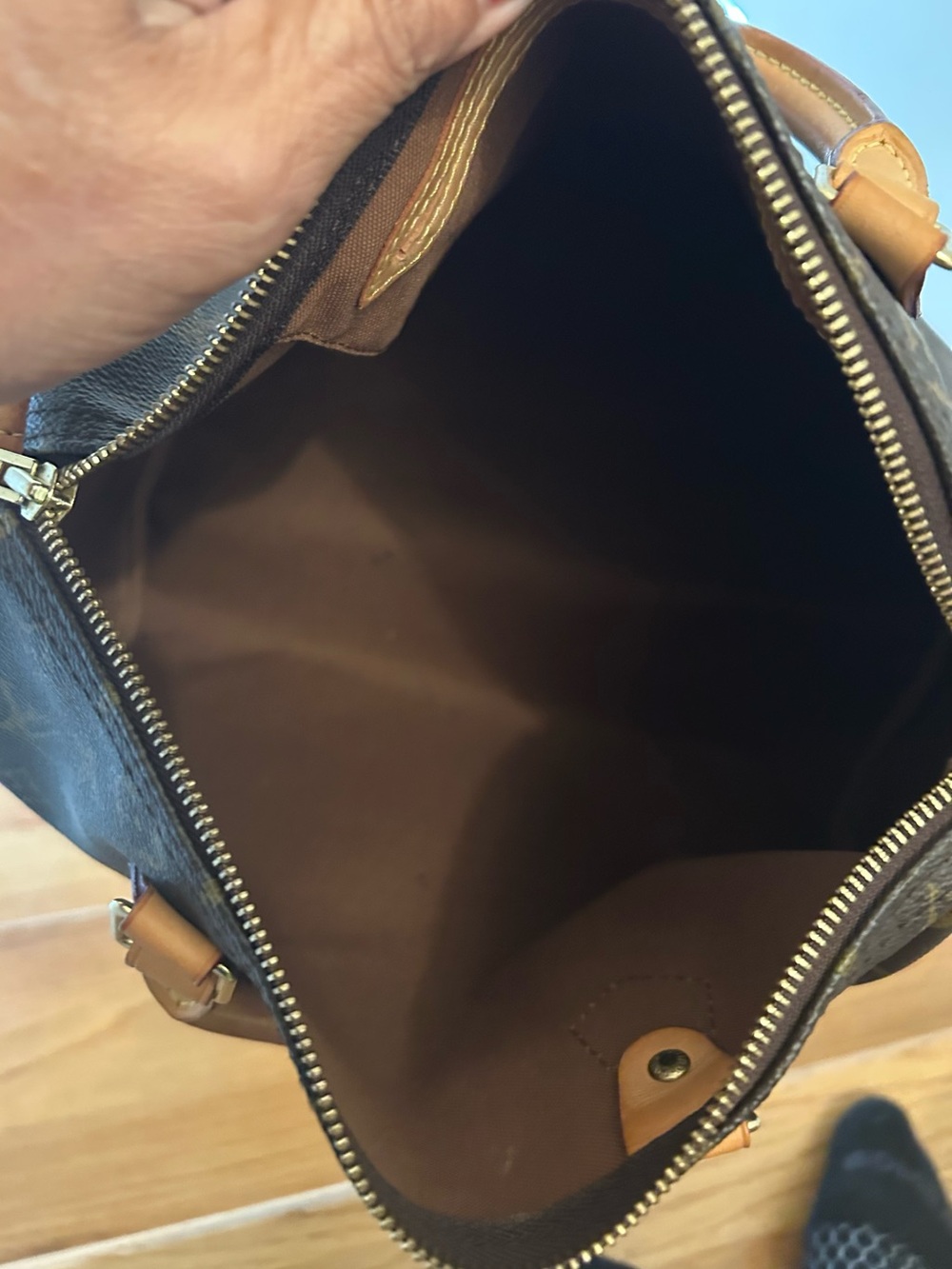 Authentic Louis Vuitton Speedy 30 in Monogram canvas - Picture 5 of 15